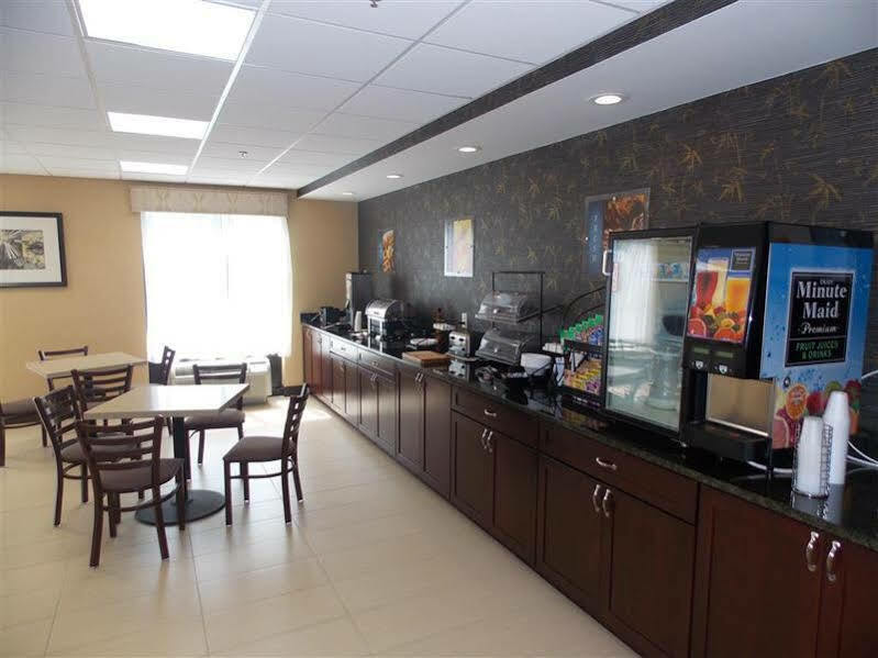 Best Western Springfield West Inn Уест Спрингфийлд Екстериор снимка