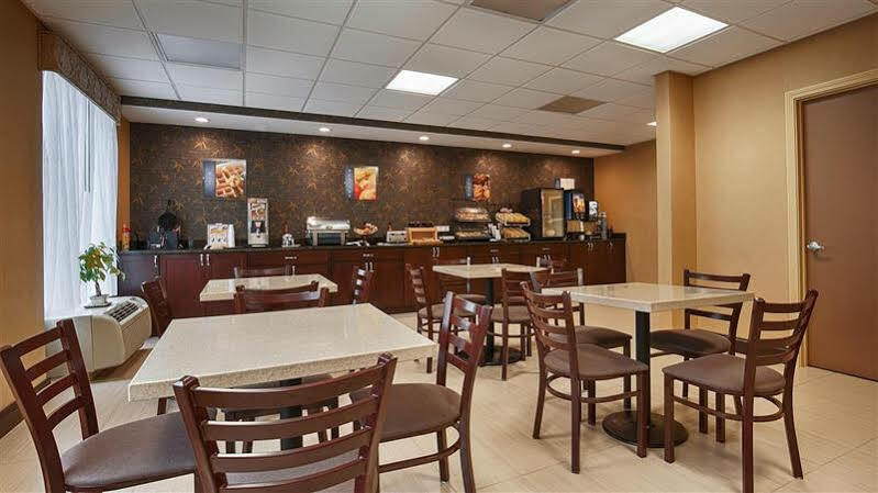 Best Western Springfield West Inn Уест Спрингфийлд Екстериор снимка